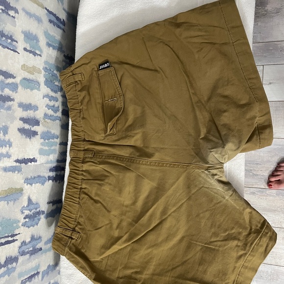 Men's Khaki Shorts - Picture 2 of 3